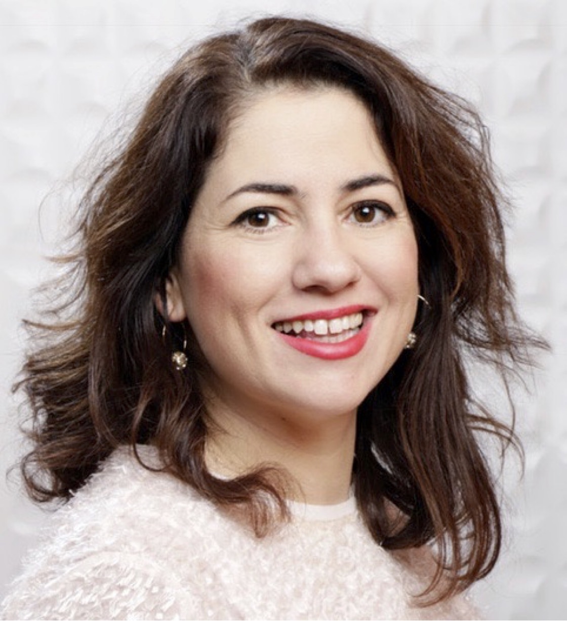 Dr Stavy Nikitopoulou has extensive experience as a GP, a prestigious Master of Science (MSc) in Holistic Medicine as well as qualifications in Functional Medicine, Classical Homeopathy and Acupuncture.